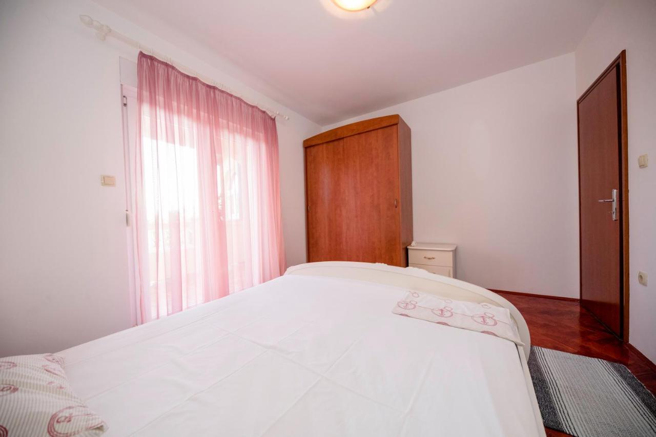 Kuca Leonora Appartement Banjol Buitenkant foto