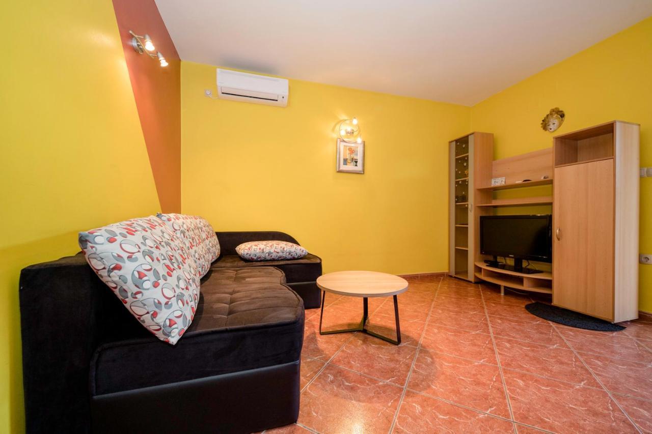Kuca Leonora Appartement Banjol Buitenkant foto
