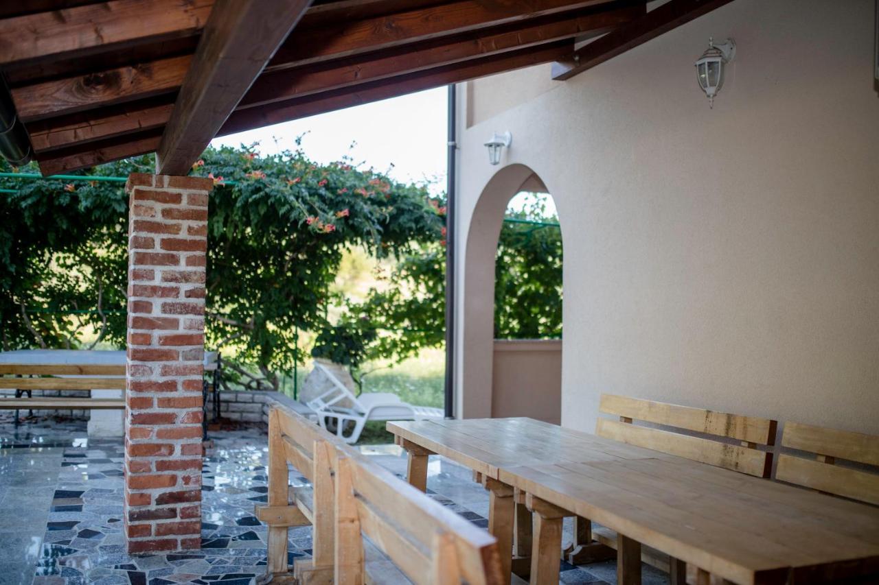 Kuca Leonora Appartement Banjol Buitenkant foto