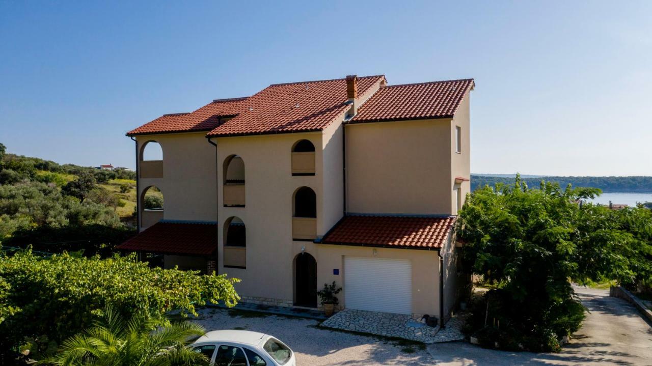 Kuca Leonora Appartement Banjol Buitenkant foto
