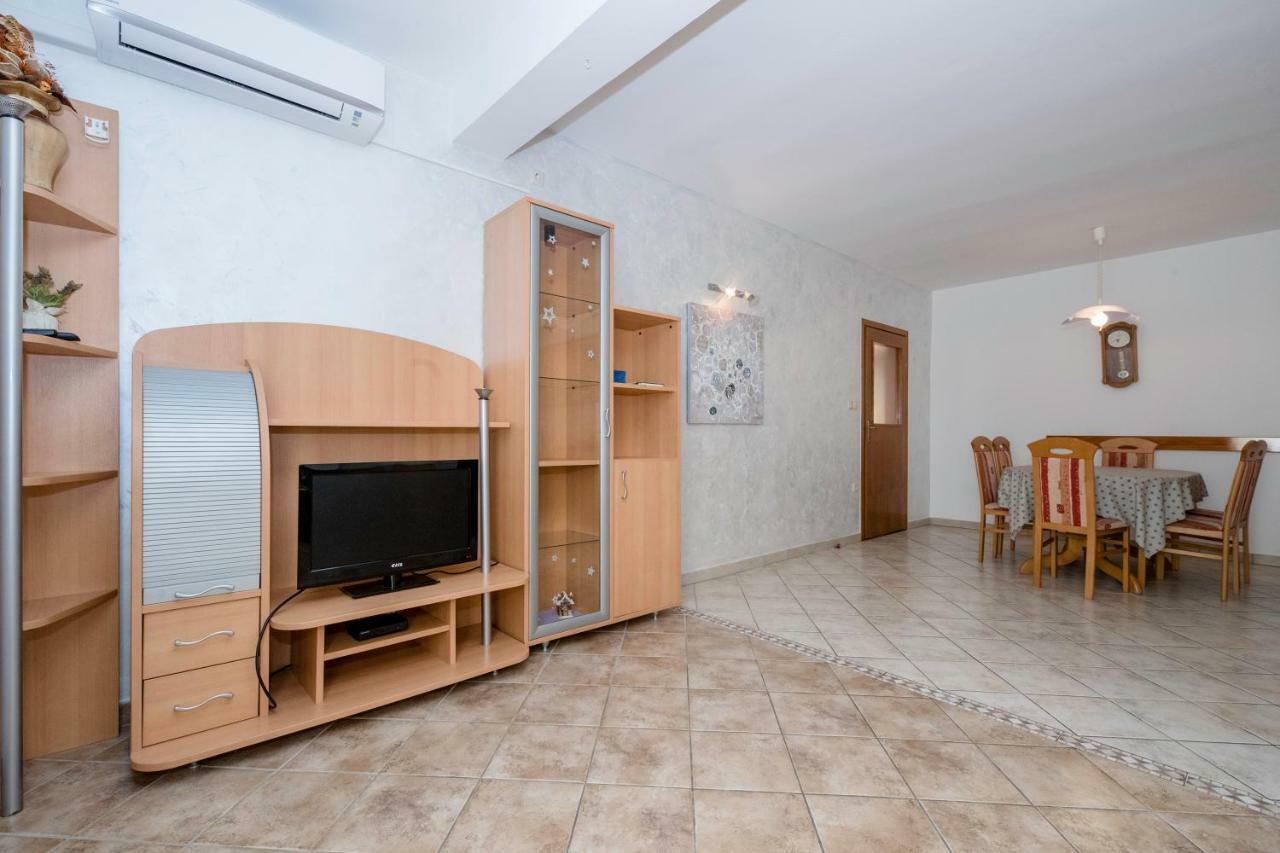 Kuca Leonora Appartement Banjol Buitenkant foto