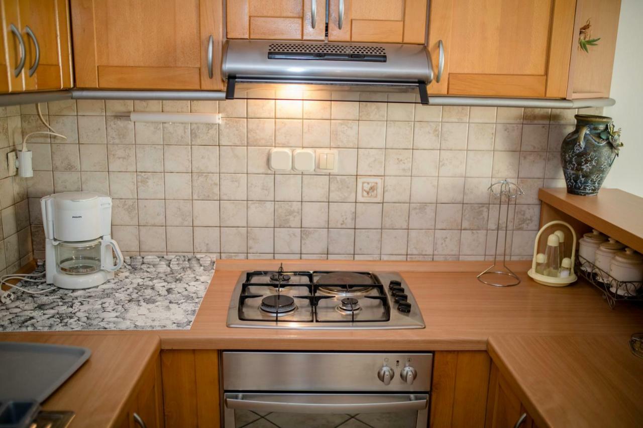 Kuca Leonora Appartement Banjol Buitenkant foto