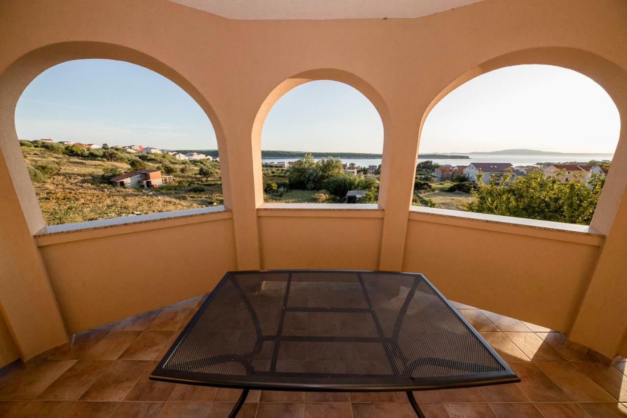 Kuca Leonora Appartement Banjol Buitenkant foto