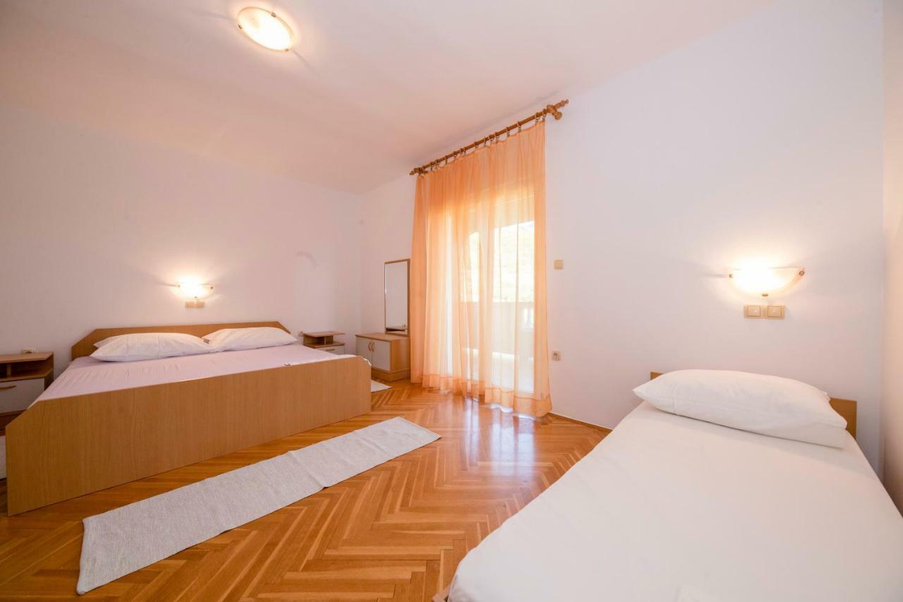 Kuca Leonora Appartement Banjol Buitenkant foto
